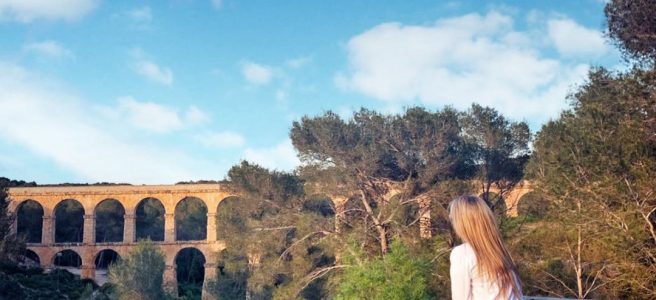Sabíeu que les nits de lluna plena podeu descobrir el Parc Ecohistòric del Pont del Diable a Tarragona?